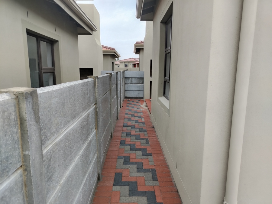To Let 3 Bedroom Property for Rent in Stellendale Western Cape